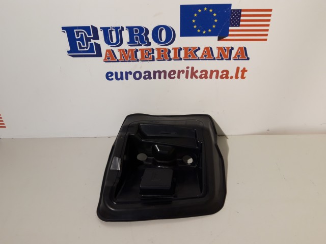 Oro nukreipėjas (kairė)